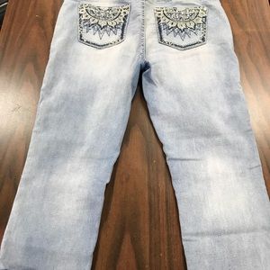 Wallflower capris jeans